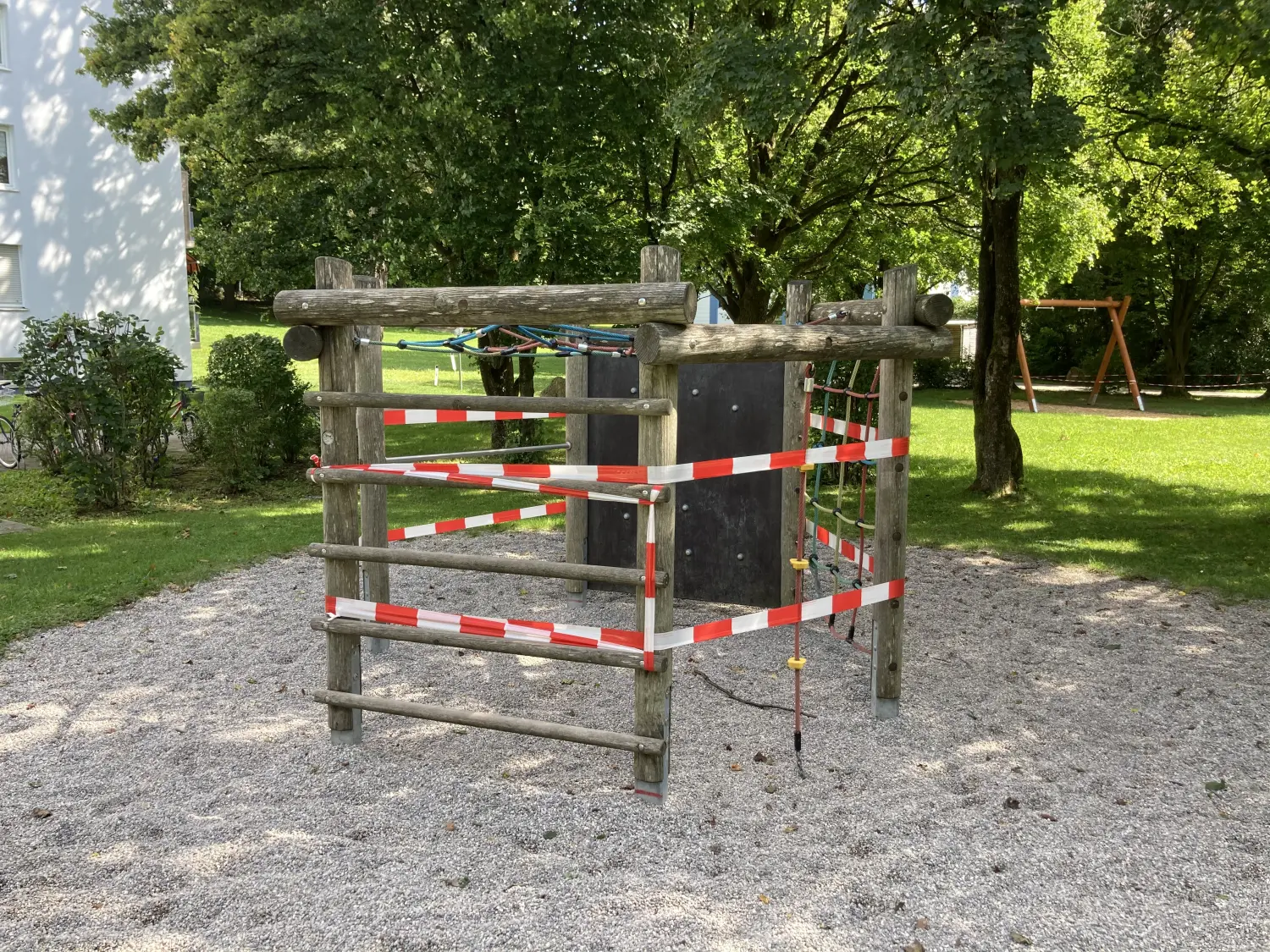 Bambino Spielplatzgeräte - Wartung von Spielplätzen